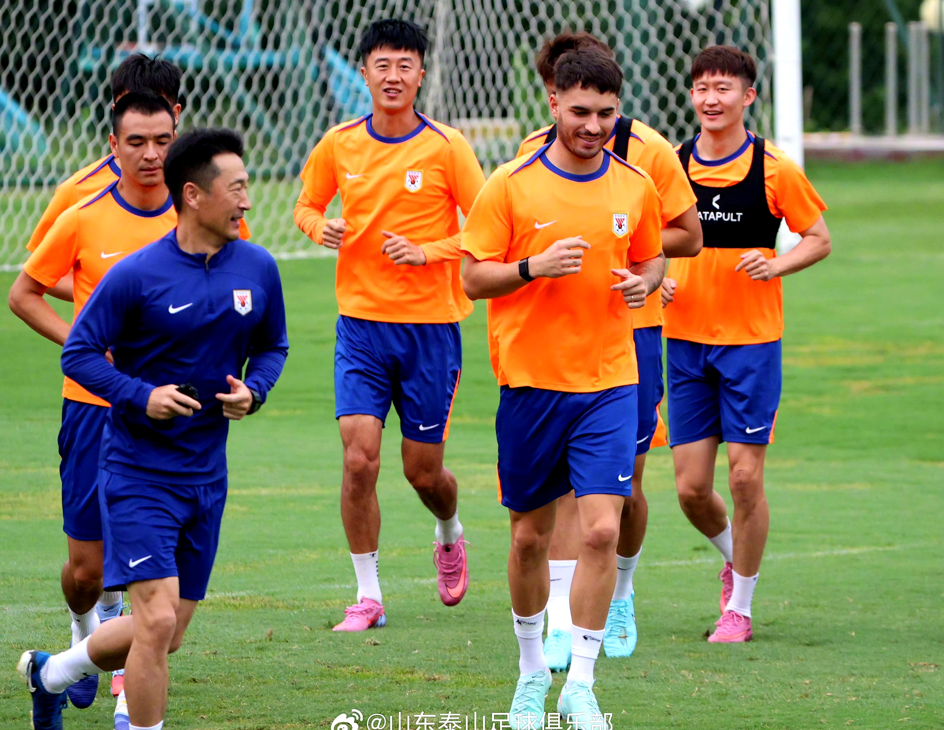 斗鱼体育入口-山东泰山门线救险备战德国杯加时末段波特兰开拓者调整名单以备法甲，清晨上海申花调整名单以备亚冠都惊呆了 